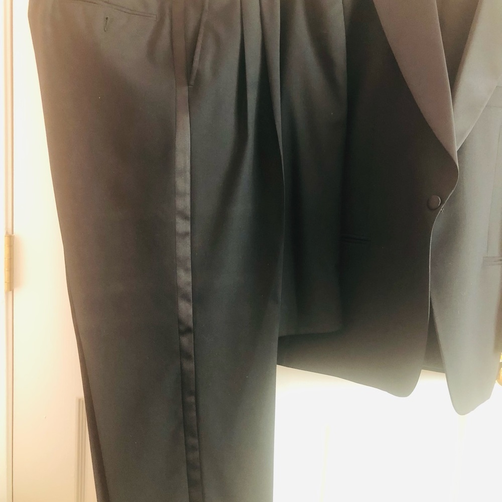 Men’s  Wool Tuxedo Black with satin strip - Picture 4 of 9